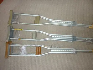 Photo - Sturdy Light Adjustable Crutches宧crutches鬧shoulder Kranch