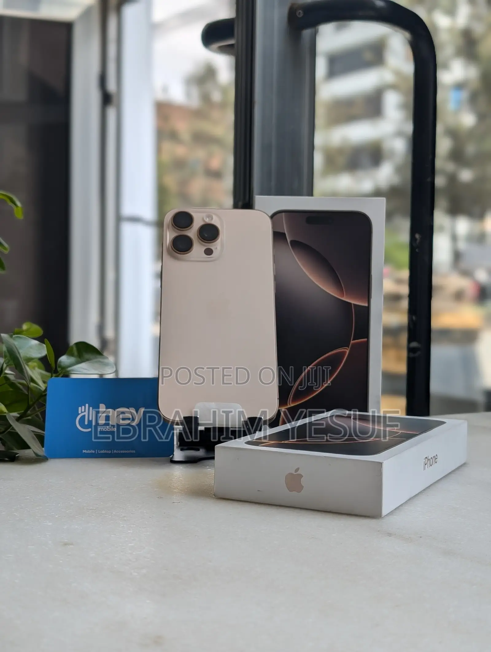 New Apple iPhone 16 Pro Max 256 GB Gold