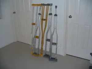 Photo - CRUTCHES UNDERARM Adult Various Sizes -Crutches車kranch