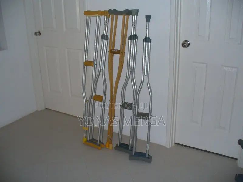 CRUTCHES UNDERARM Adult Various Sizes -Crutches車kranch
