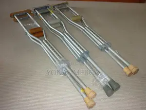 Photo - Adjustable Crutches (Delivery Available)喙crutches虹crutches