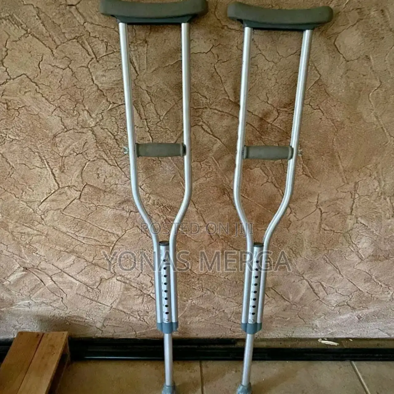 Crutches壘underarm Walking Clutches (Pair) Riym Surgical Co