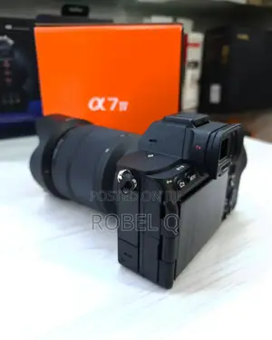 Sony A7 Iv With 28-70mm Lens