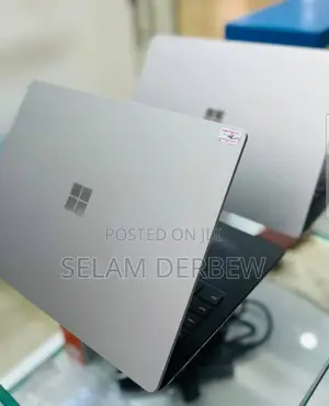 New Laptop Microsoft Surface 16GB Intel Core I7 SSD 512GB