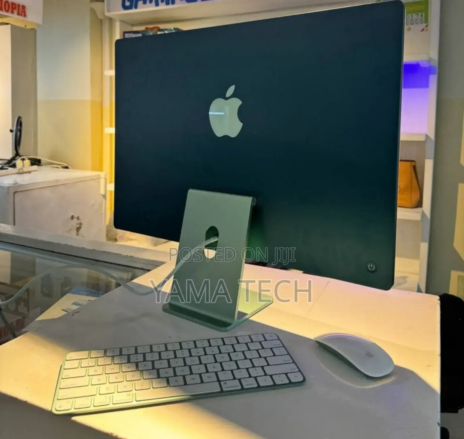 New Desktop Computer Apple iMac M3 8GB Apple M3 SSD 256GB