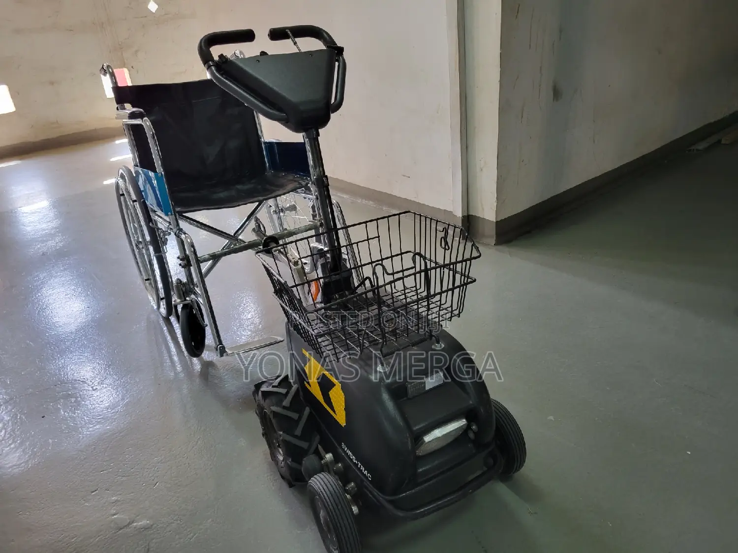 Eletric Swiss-Trac Wheelchair画swiss-Trac / ATEC Ing. Büro AG