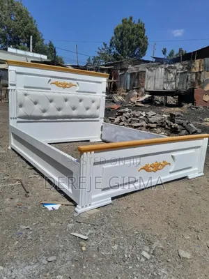 Photo - ሜትር ከሀምሳ ኤምዲኤፍ አልጋ