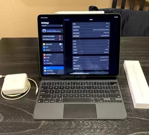 Photo - New Apple iPad Pro 11 (2021) 256 GB Gray