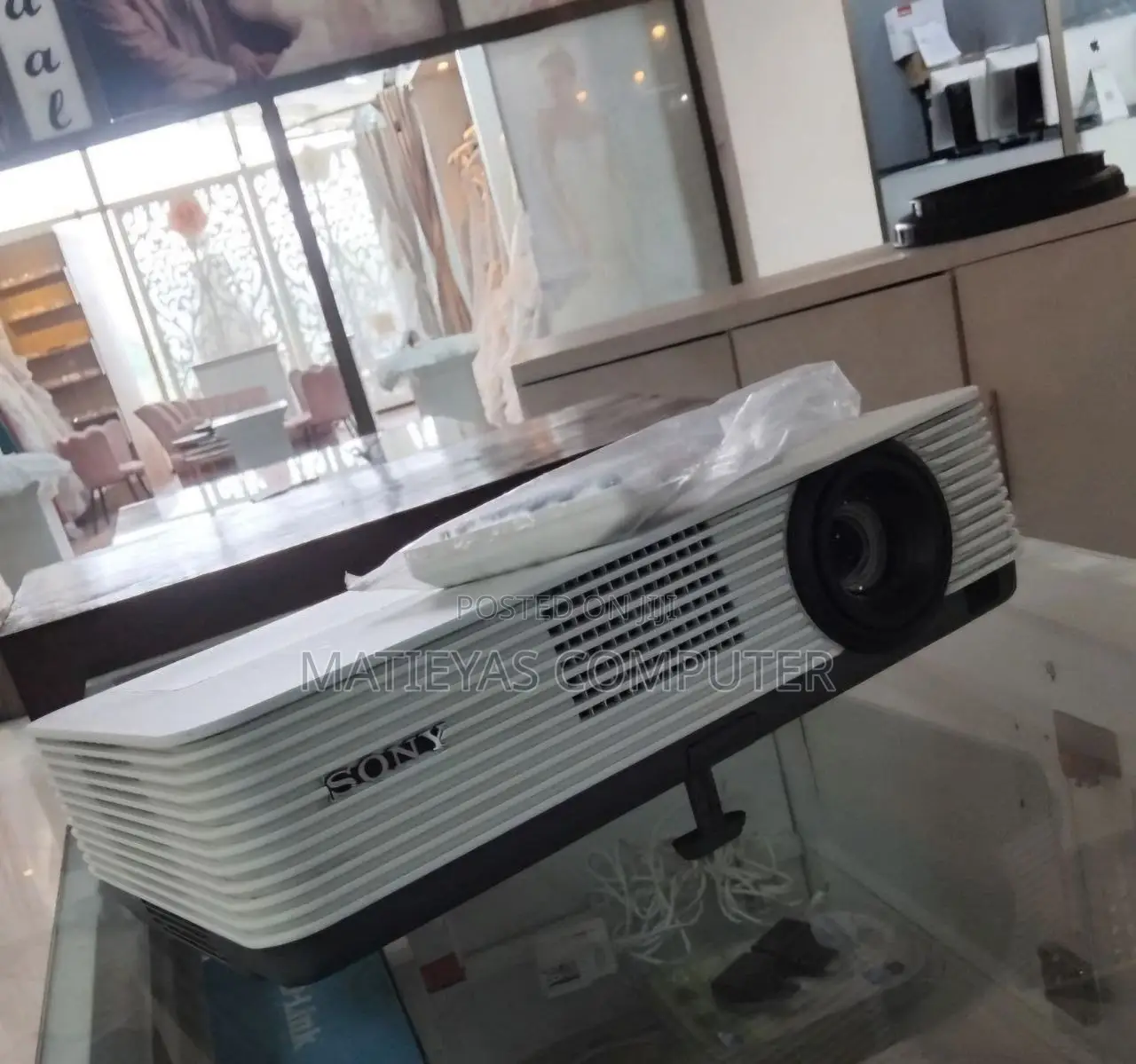 Sony Projector Dx220