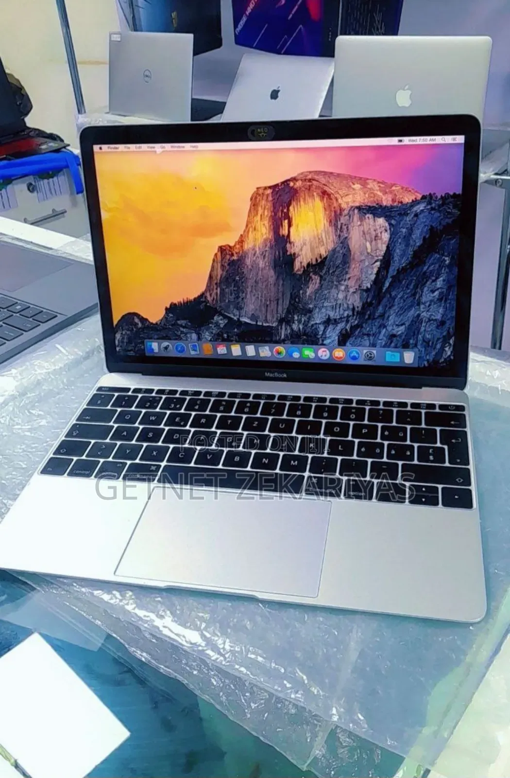 New Laptop Apple MacBook Air 2015 8GB Intel Core M SSD 512GB