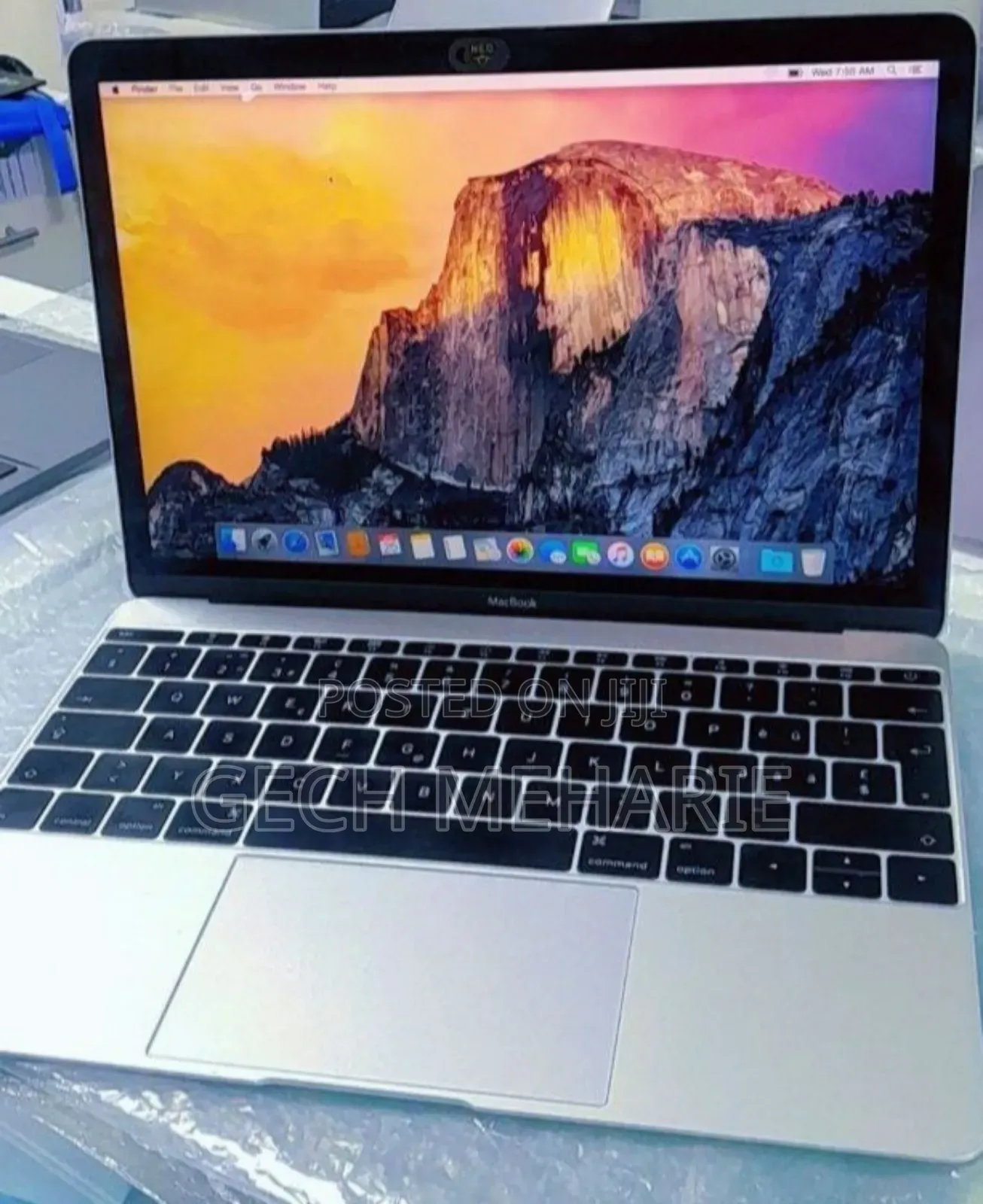 New Laptop Apple MacBook Air 2015 8GB Intel Core M SSD 512GB