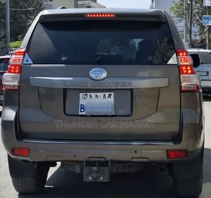 Toyota Land Cruiser Prado 2016 Gray