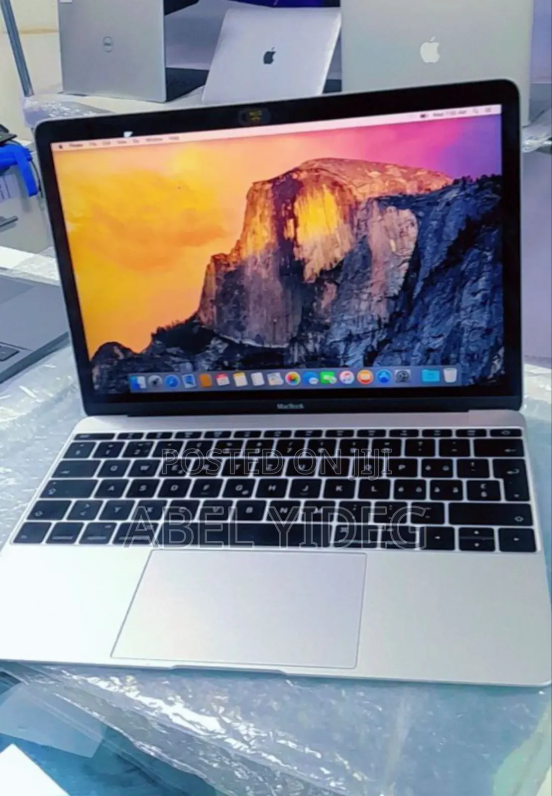 New Laptop Apple MacBook Air 2015 8GB Intel Core M SSD 512GB