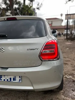 Suzuki Swift 2021 Silver
