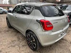 Suzuki Swift 2021 Silver