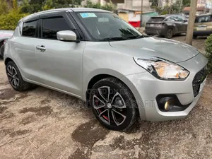 Suzuki Swift 2021 Silver