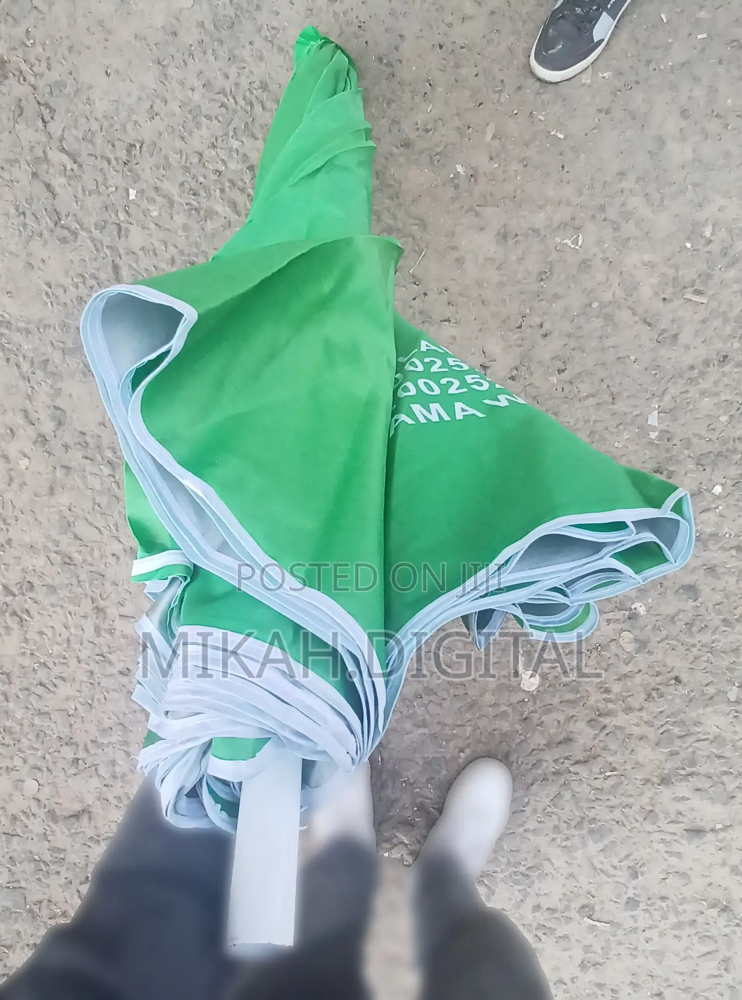 2m Double Lemon Green Cafe Umbrella With Random Print | Table Umbrella