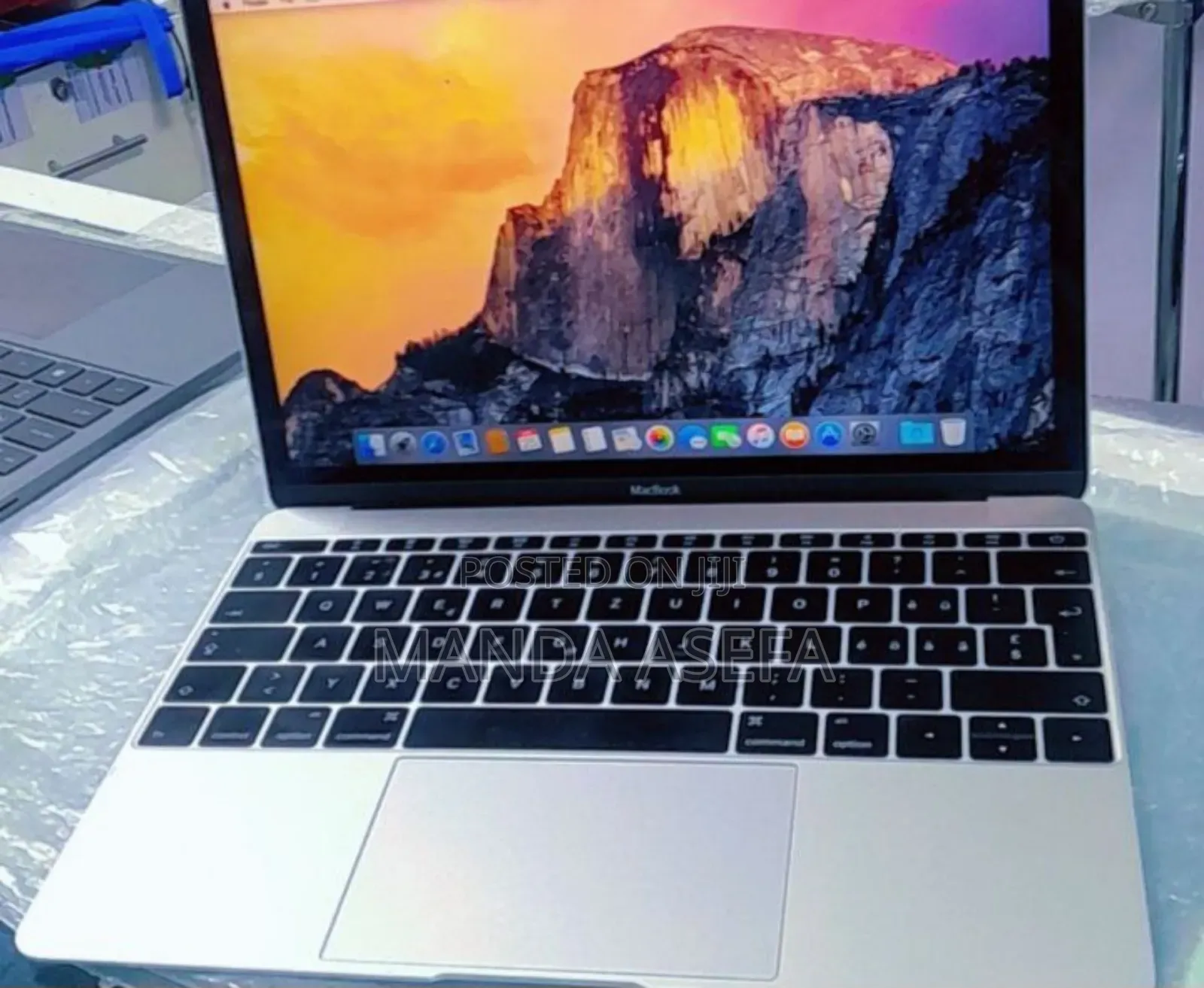 New Laptop Apple MacBook Air 8GB Intel Core M SSD 512GB