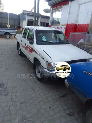 Toyota Hilux 1998 White