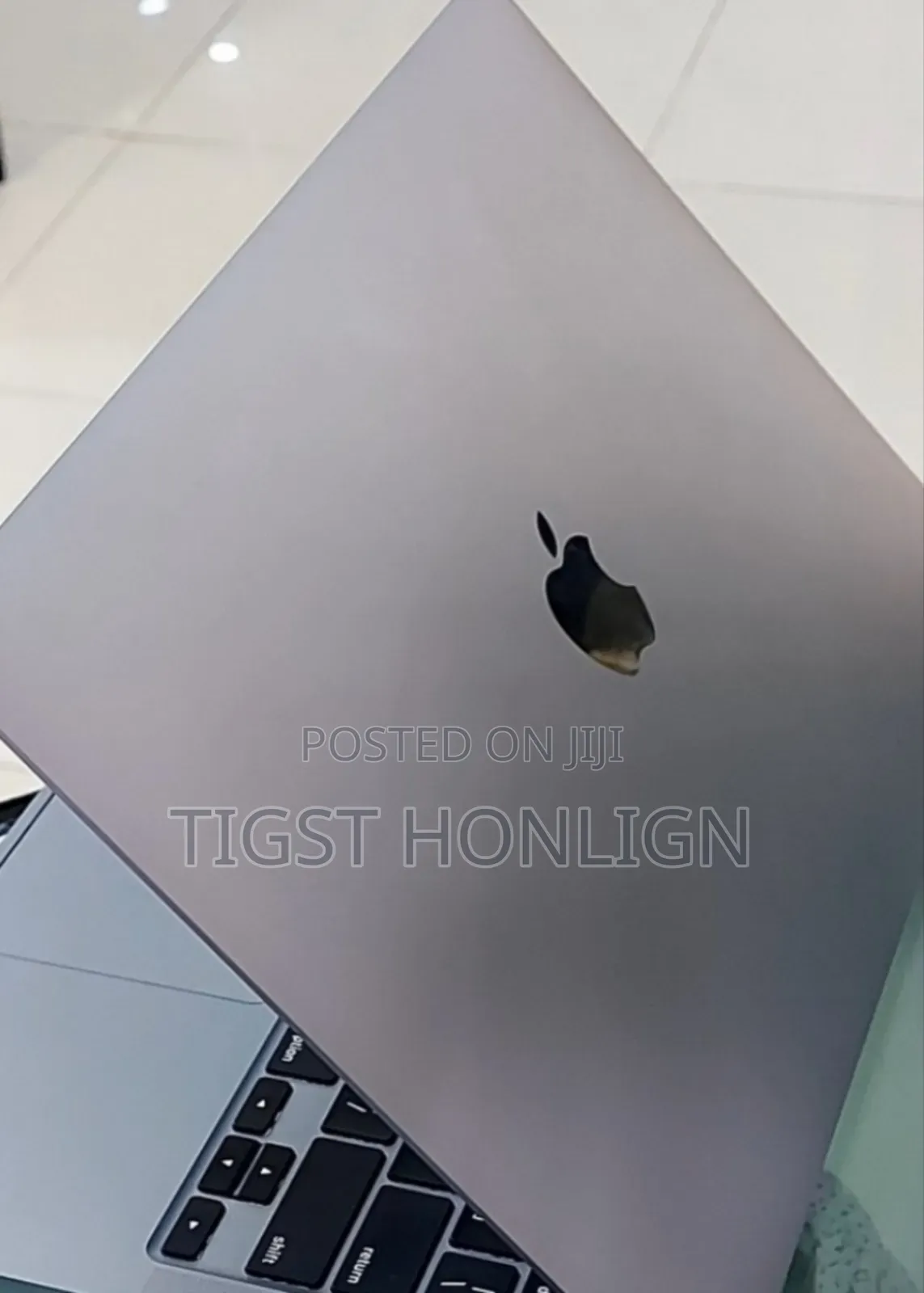 New Laptop Apple MacBook 2020 16GB Intel Core I7 SSD 512GB