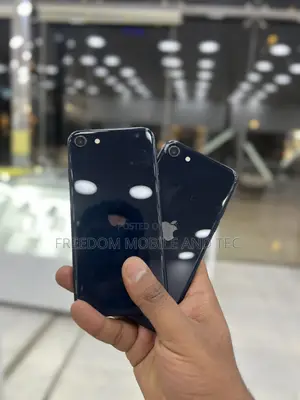 Apple iPhone SE (2020) 128 GB