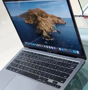 Photo - New Laptop Apple MacBook 2020 16GB Intel Core I7 SSD 512GB