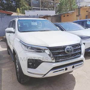 Photo - New Toyota Fortuner 2024 White