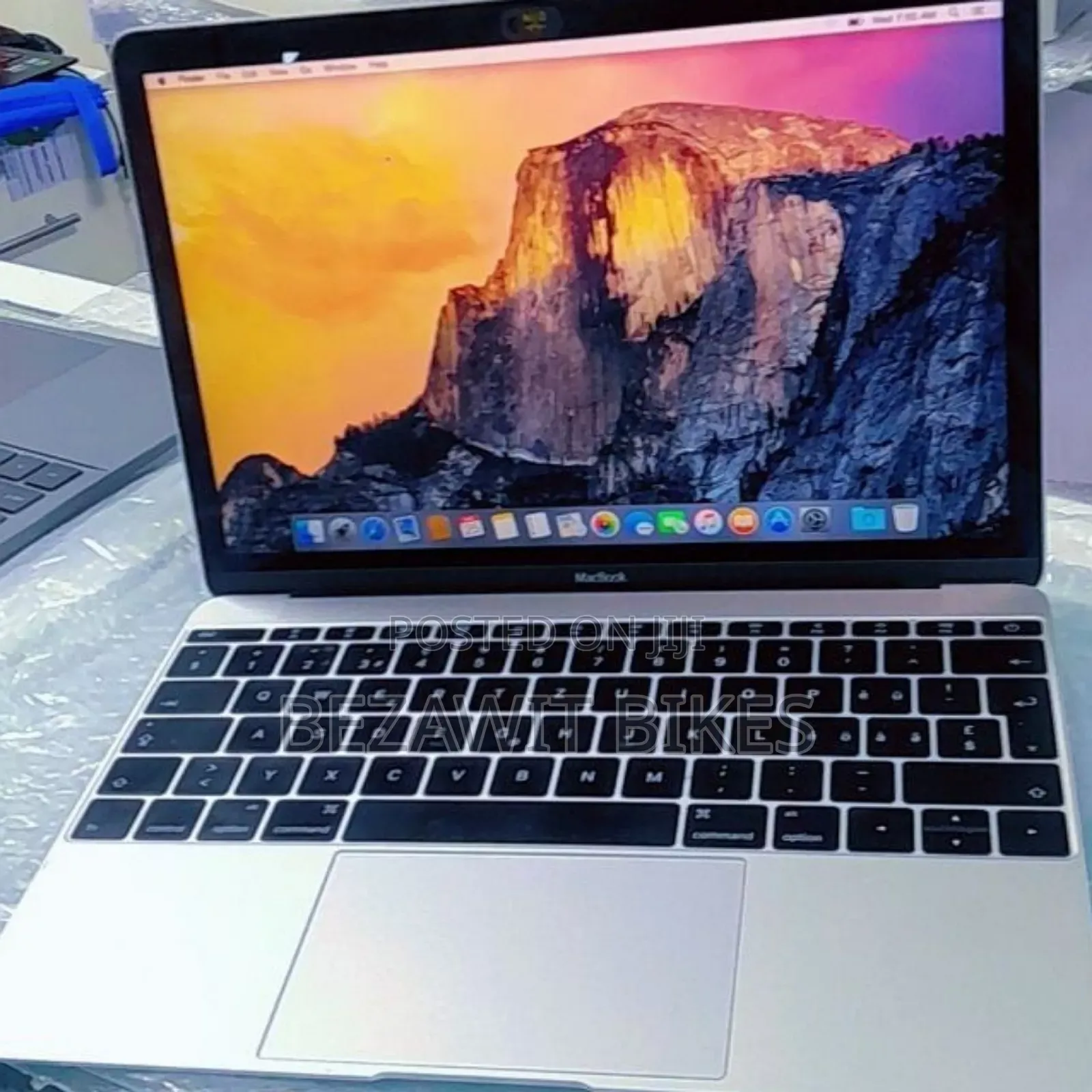 New Laptop Apple MacBook Air 2015 8GB Intel Core M SSD 512GB