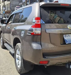 Toyota Land Cruiser Prado 2016 Gray