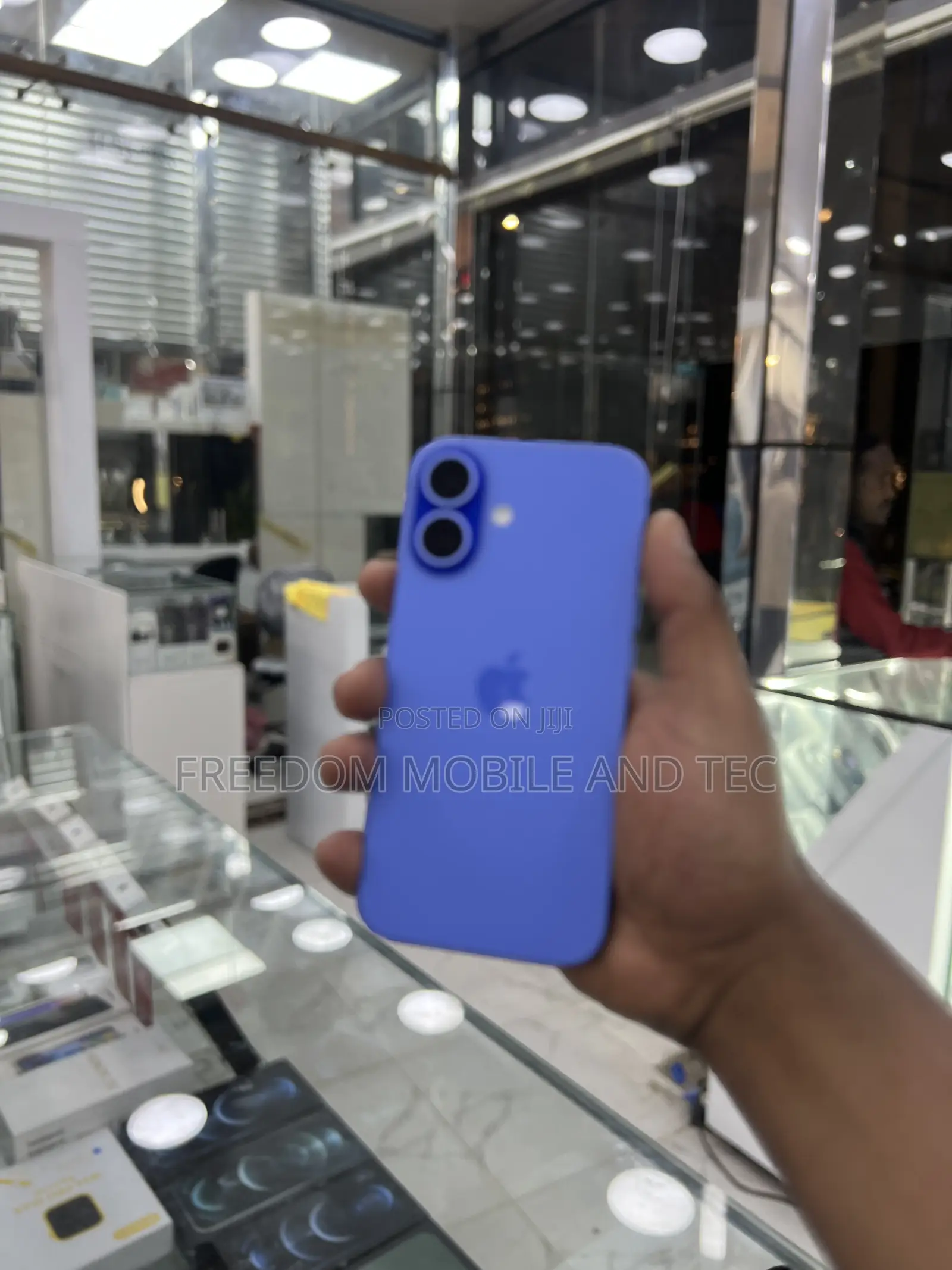 New Apple iPhone 16 256 GB Blue