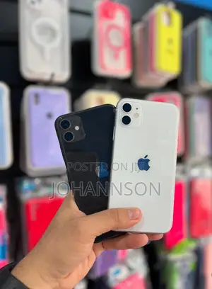 Photo - Apple iPhone 11 128 GB Black