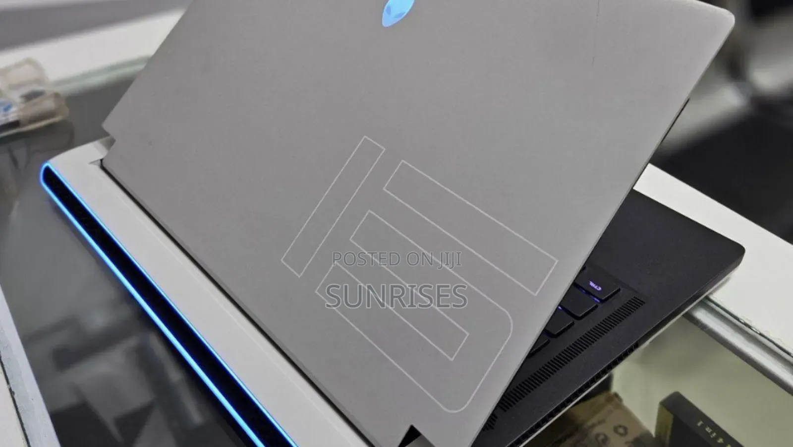 New Laptop Alienware Area-51m 32GB Intel Core I7 SSD 1T