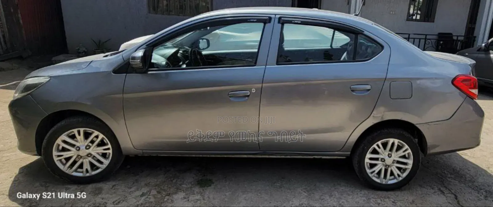 Mitsubishi Attrage 2021 Silver