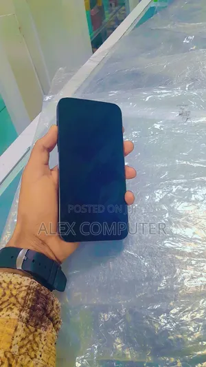 Photo - New Apple iPhone 14 Pro Max 256 GB Gray