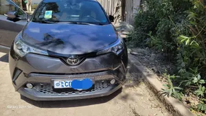 Photo - Toyota C-HR 2020 Gray