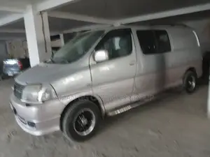 Toyota HiAce 2006 Silver