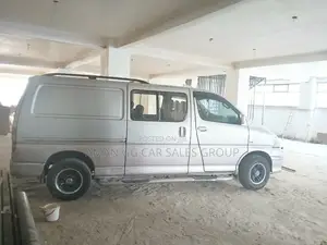 Toyota HiAce 2006 Silver