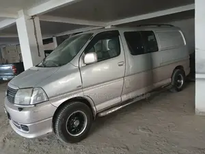 Toyota HiAce 2006 Silver