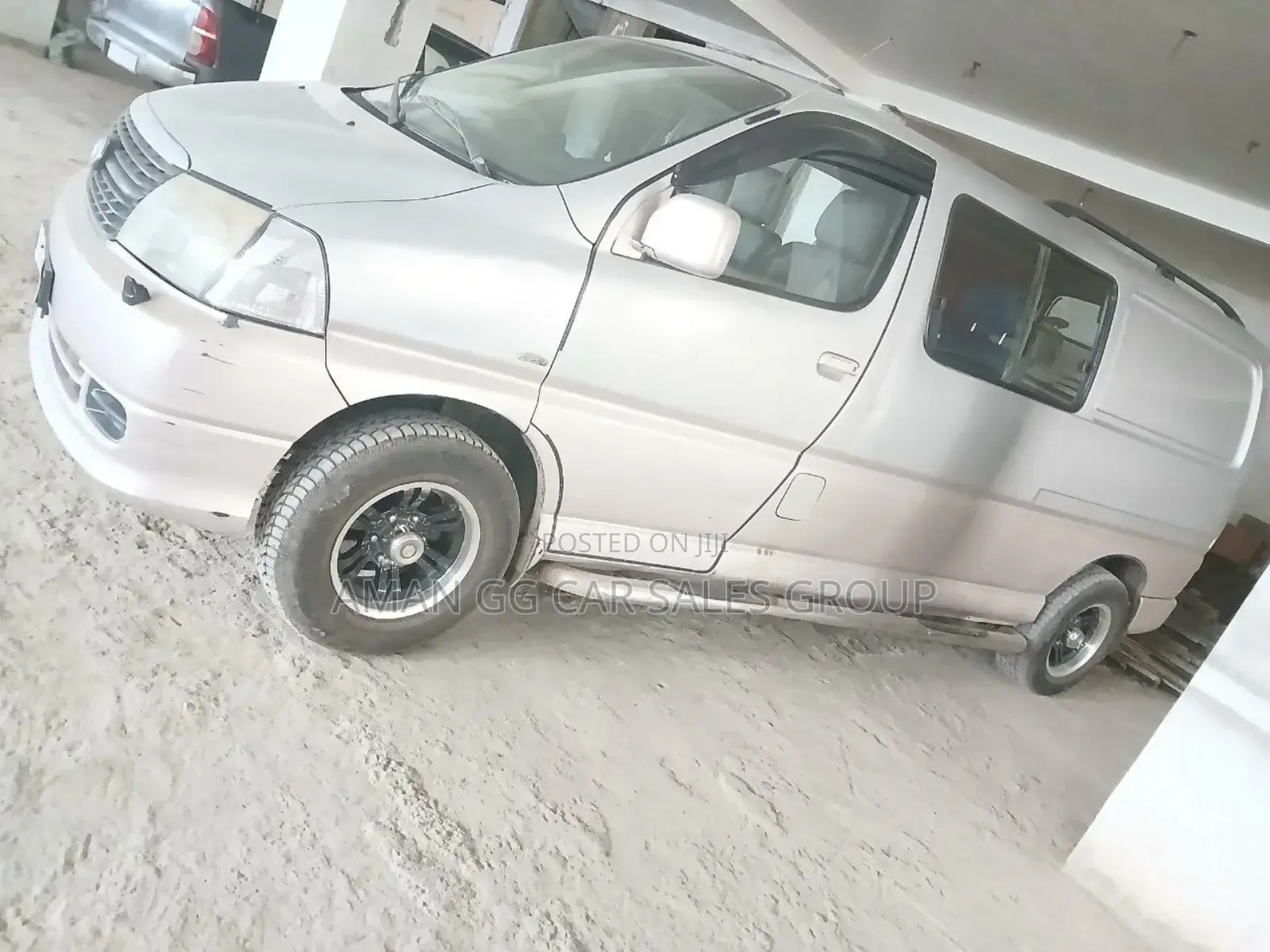 Toyota HiAce 2006 Silver