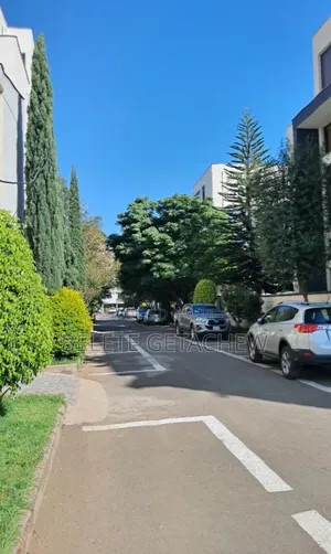 10bdrm House in Semit, G+3 Luxury, Bole for sale