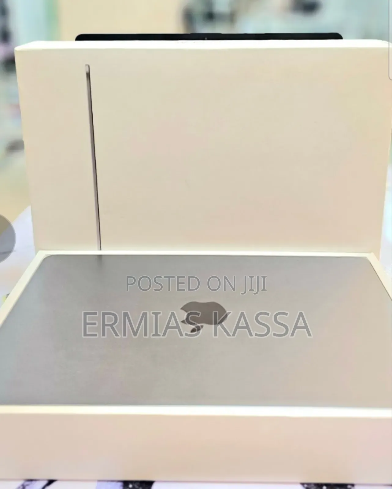 New Laptop Apple MacBook Air 2022 M2 8GB Apple M2 SSD 512GB