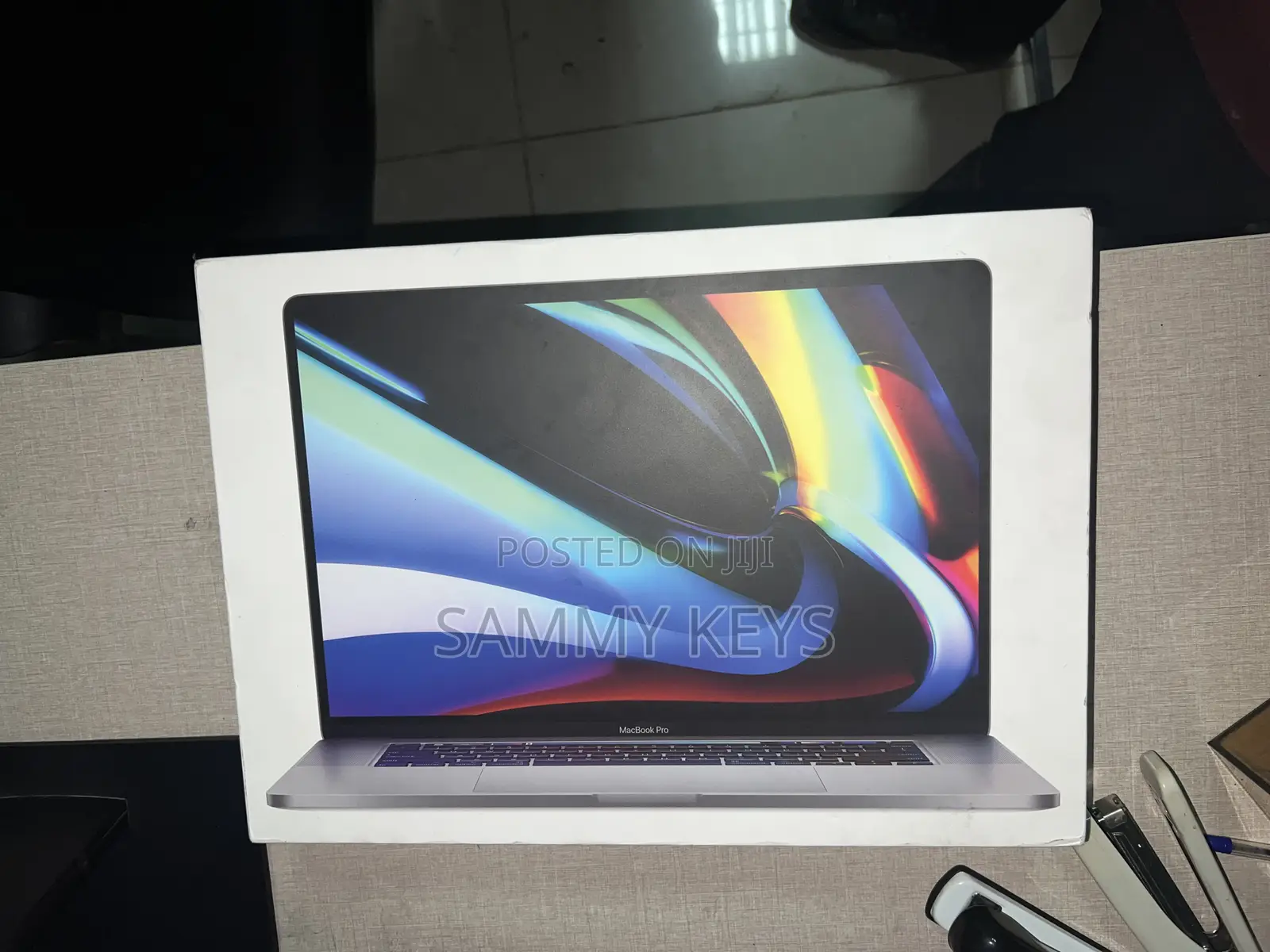 New Laptop Apple MacBook Pro 2019 16GB Intel Core I7 SSD 512GB