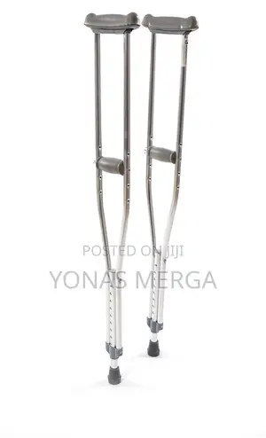 Photo - ክራንች回crutches Walking Aid Offer Maximum Load-Bearing Ability