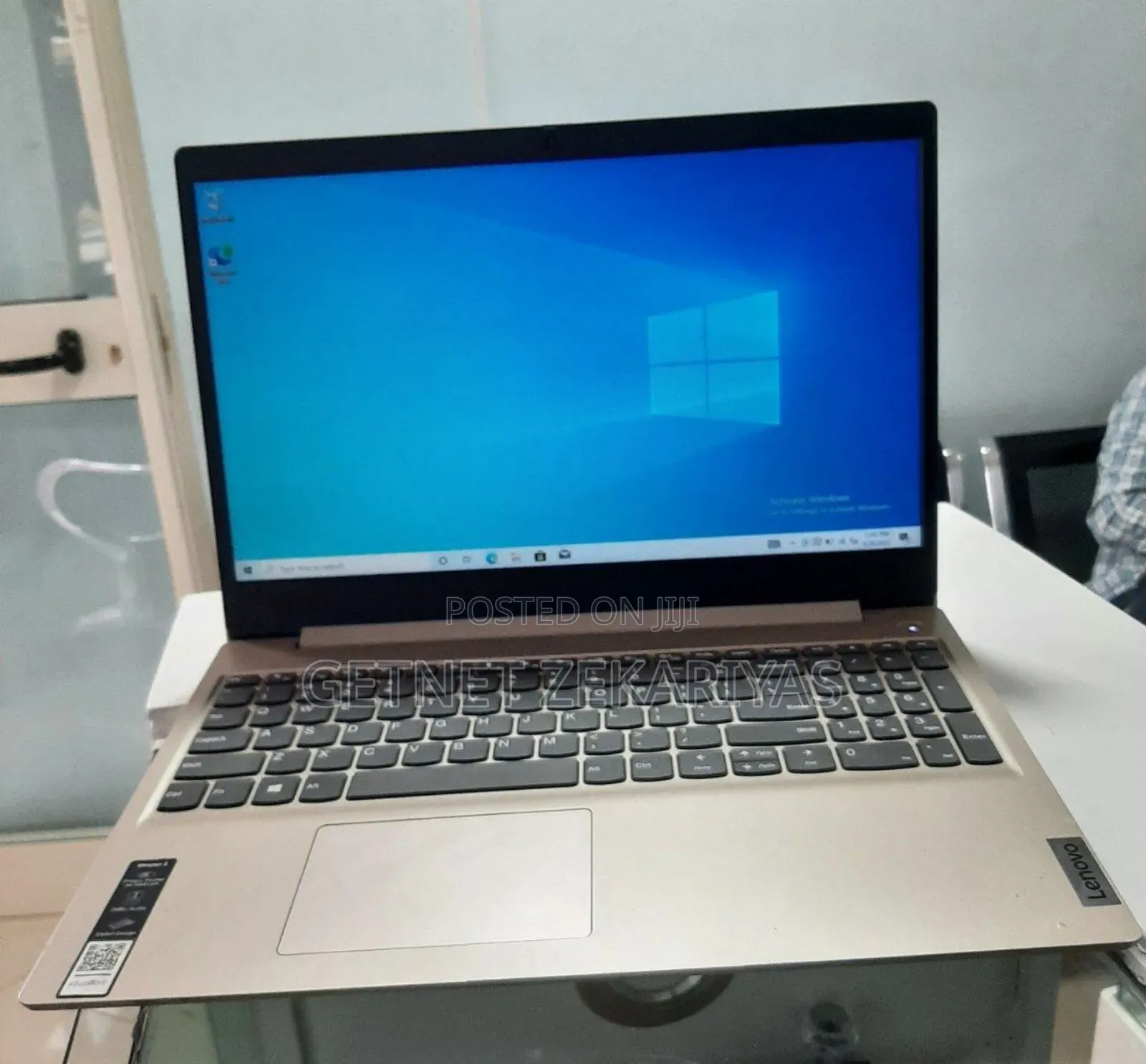 New Laptop Lenovo IdeaPad 330C 8GB Intel Core I3 SSD 256GB