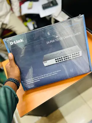 Photo - D-Link 24 Port 10/100 Desktop Switch