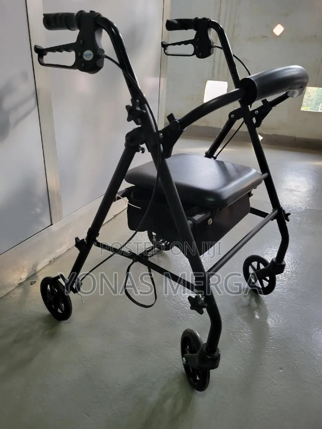 Force Lightweight Walker嘅walker去easily and Are Lockable ወከር