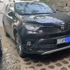 Photo - Toyota RAV4 2017 Black