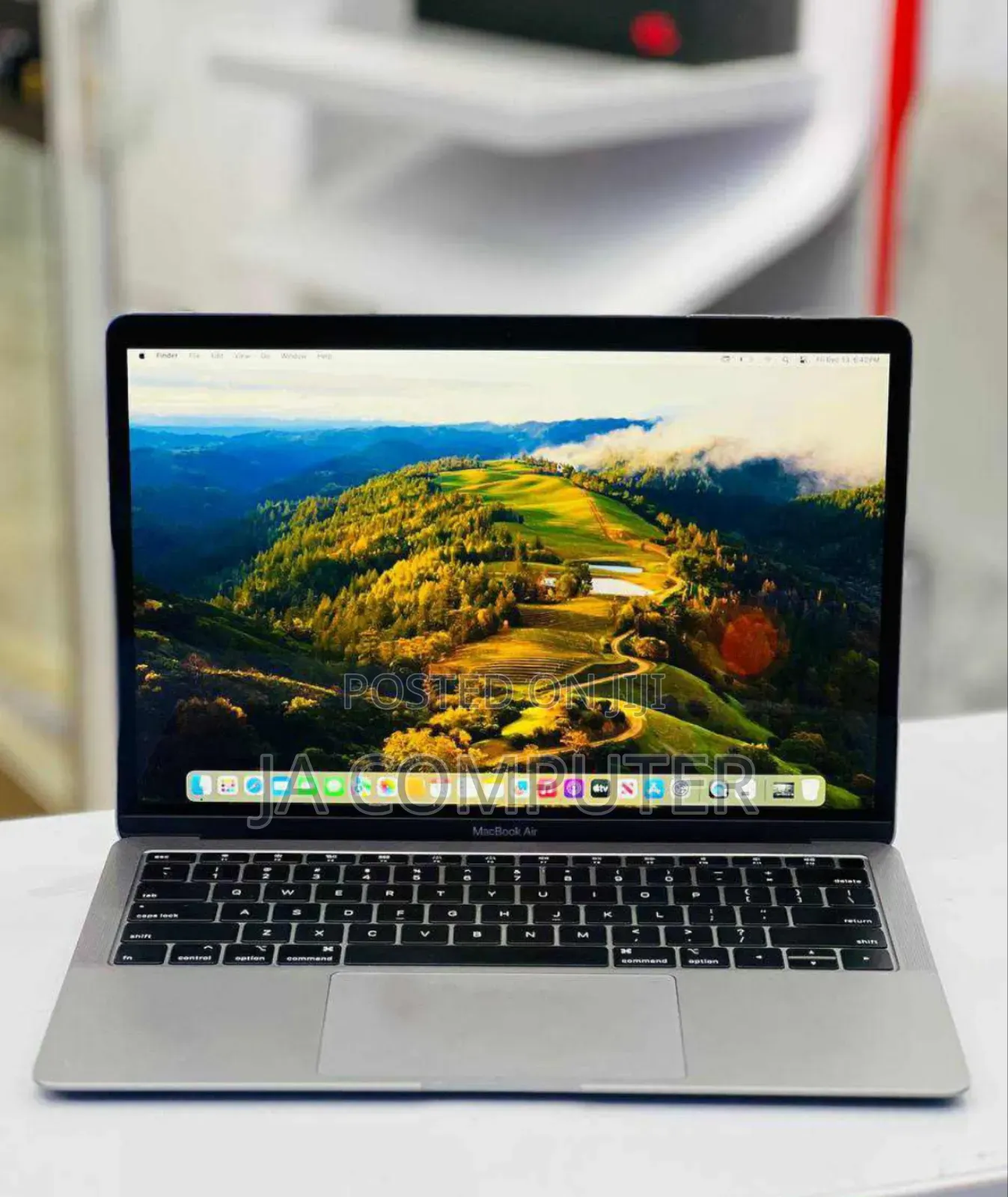 New Laptop Apple MacBook Air 2019 16GB Intel Core I5 SSD 500GB