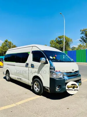 Toyota HiAce 2016 White