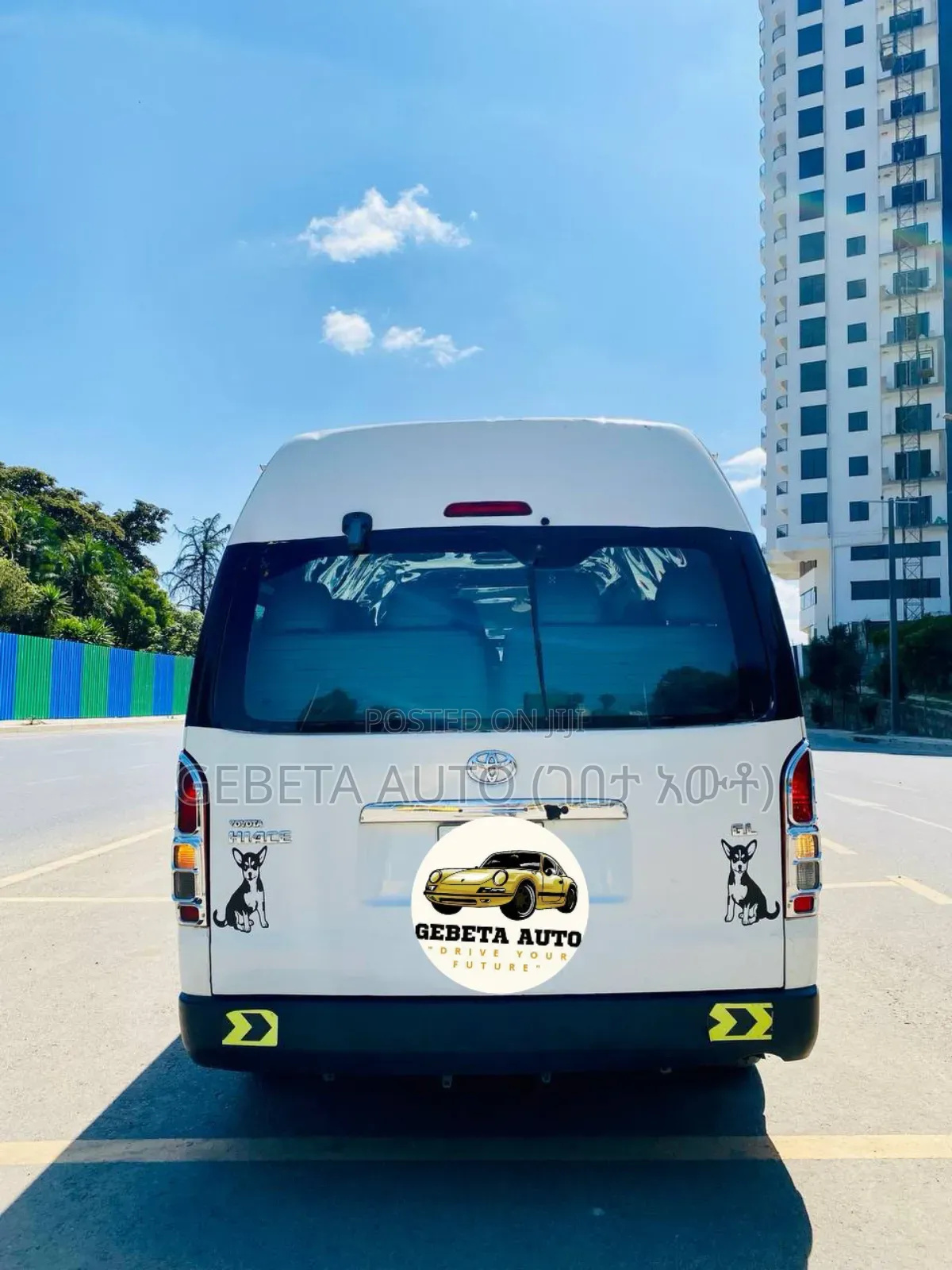 Toyota HiAce 2016 White